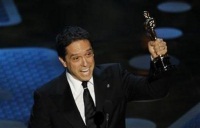 Lee Unkrich, director de "Toy Story 3" recibe el Oscar como mejor película animada
